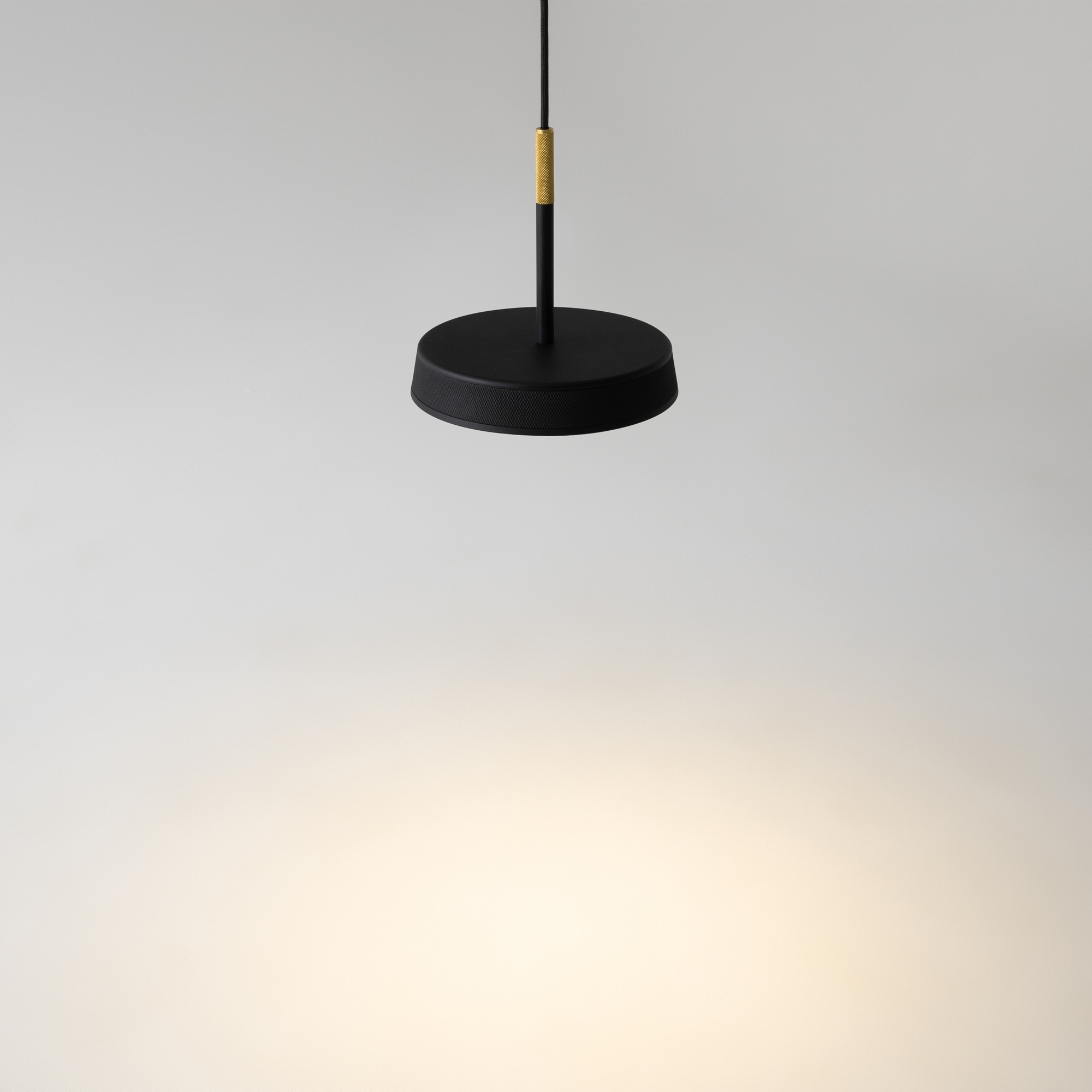Подвесной светильник Maytoni MOD041PL-L15GB3K
